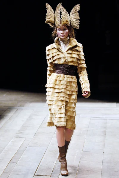Look 11